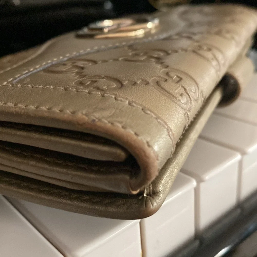 Gucci Guccissima Interlocking GG Wallet - Picture 5 of 11